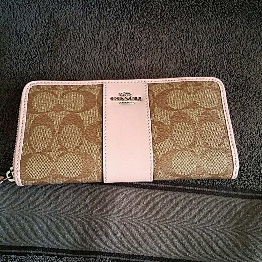Coach signature zip wallet